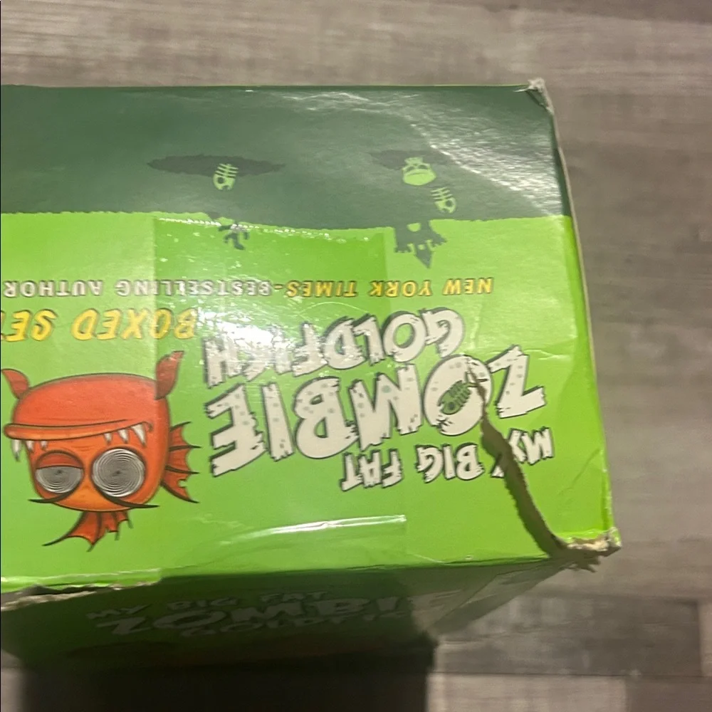 My Big Fat Zombie Goldfish Boxed Set - Picture 4 of 6
